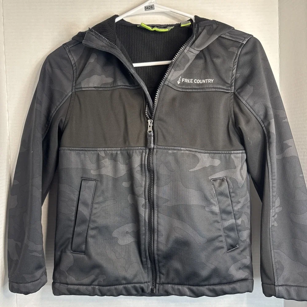 Free Country Winter Coat With Hood Black w/gray Design Full Zip Boys Sz. 7/8